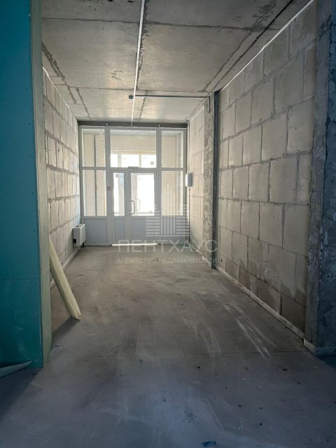 Сдаётся торговое помещение, 78 м², Смоленская улица, 3