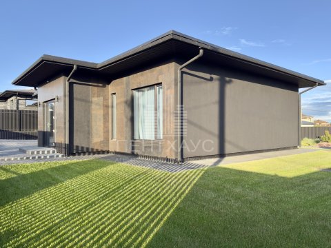 Коттедж, 197,3 м², участок 7 сот., Спортивная улица, 27