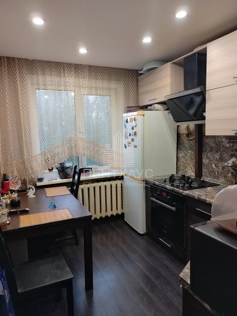 3-комнатная квартира, 65,7 м², 6/9 эт., улица Комиссарова, 9