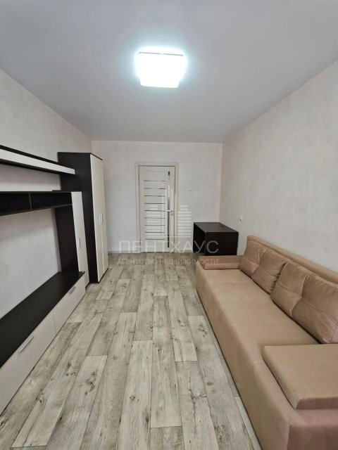 Сдаётся 2-комнатная квартира, 55,8 м², 10/17 эт., улица Нижняя Дуброва, 52к1
