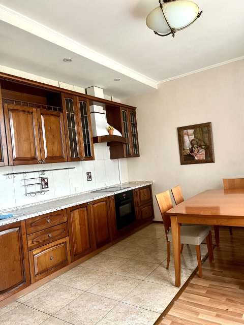 4-комнатная квартира, 108,5 м², 5/8 эт., проспект Победы, 162/3