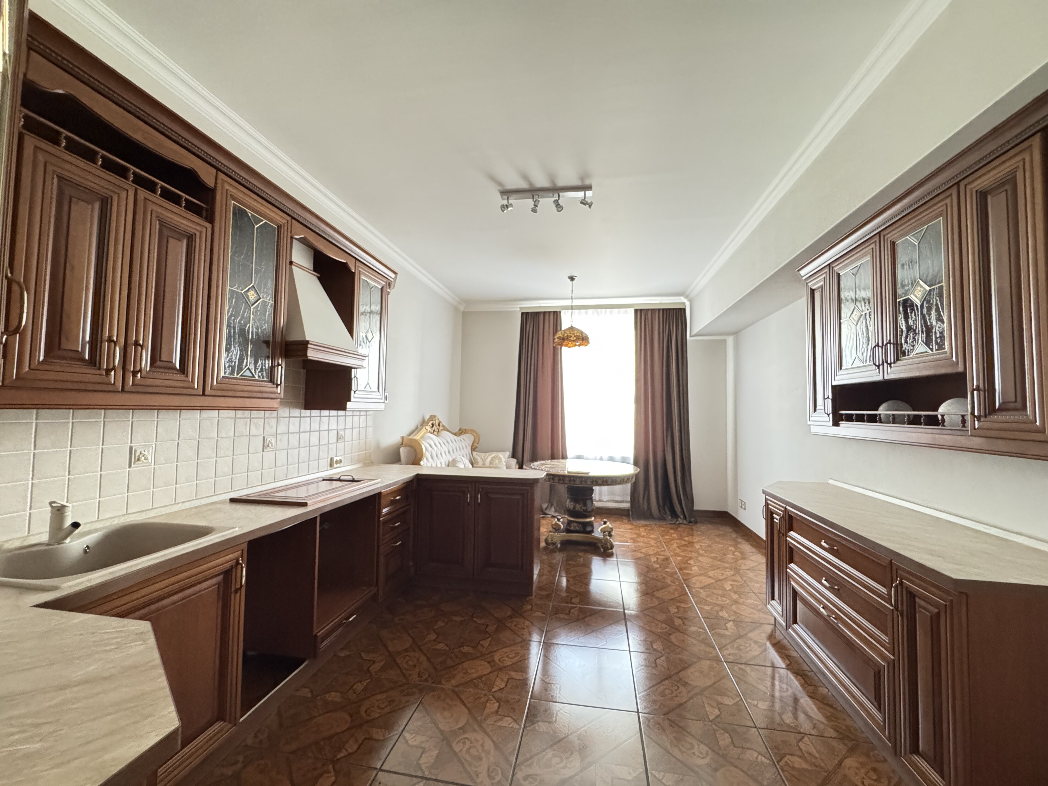 2-комнатная квартира, 109 м², 4/6 эт., ул Донецкая, 4