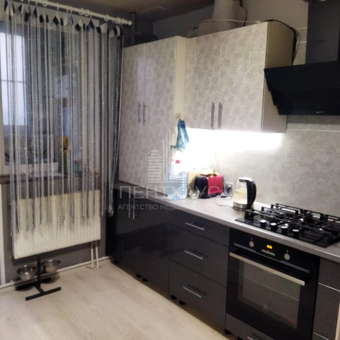 4-комнатная квартира, 82,2 м², 1/4 эт., Новгородская улица, 37к2