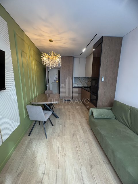 Сдаётся 1-комнатная квартира, 40 м², 2/9 эт., улица Жуковского, 4