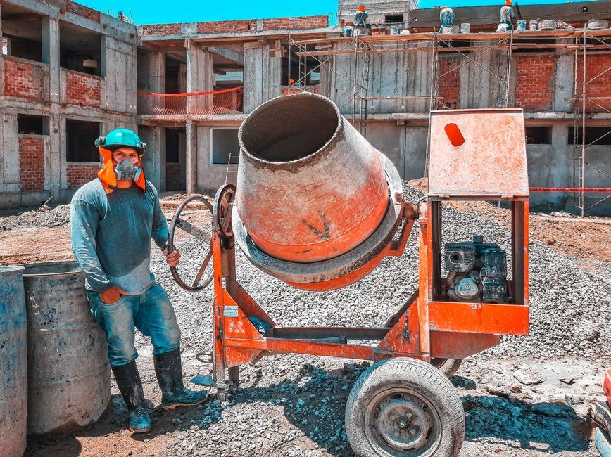 Столяр строительный — ООО ЖКХ "ЛОКОМОТИВ" Г.РОССОШЬ, г Россошь