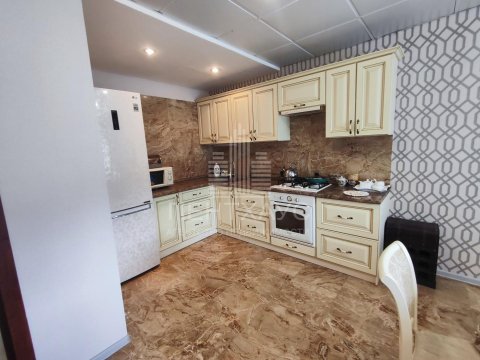 Коттедж, 190 м², участок 21 сот., Ершово мкр.
