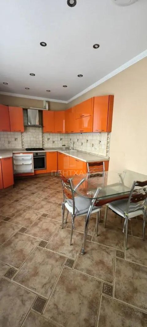 Сдаётся 2-комнатная квартира, 70 м², 6/9 эт., ул Михайловская, 59А