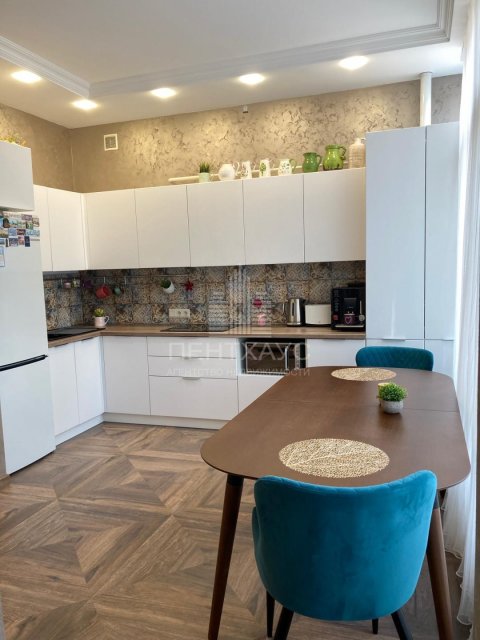 1-комнатная квартира, 65,4 м², 1/3 эт., Учительская ул., 7