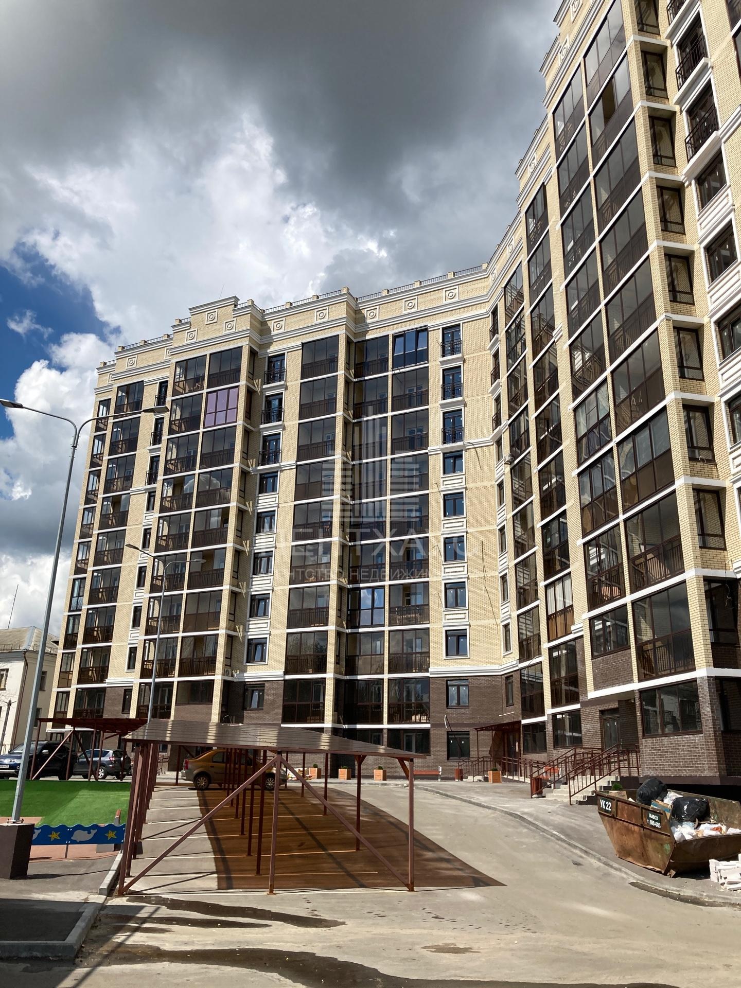 3-комнатная квартира, 104,5 м², 1/10 эт., Горького ул., 60А