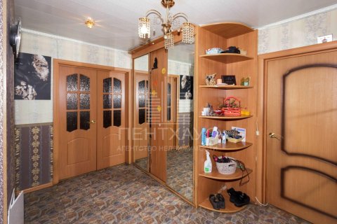4-комнатная квартира, 91,2 м², 3/9 эт., проспект Строителей, 13Б