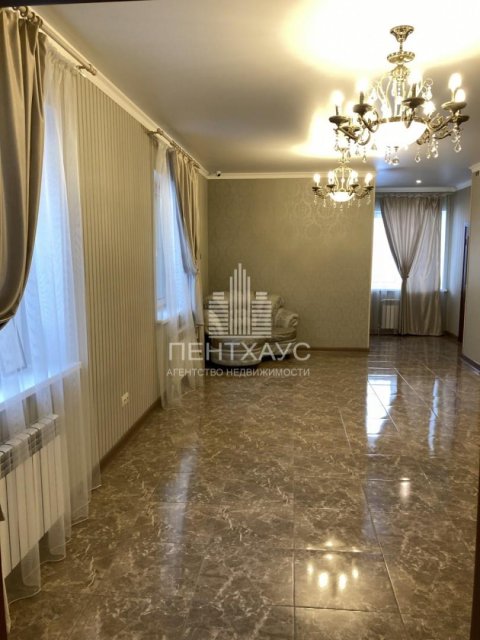 Дом, 280 м², участок 7 сот., Добросельская ул., 160